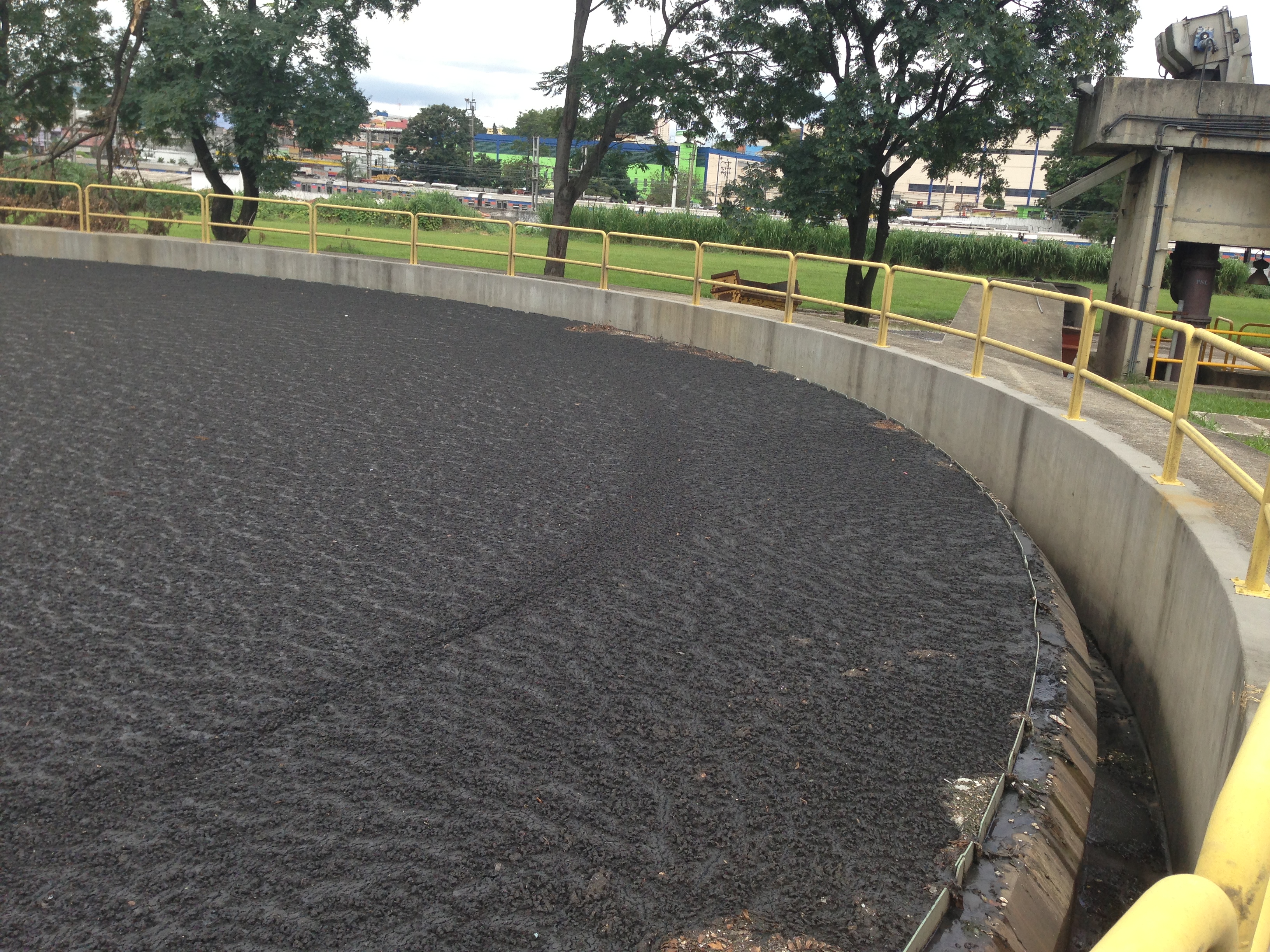 Lamella modules installed in a secondary clarifier